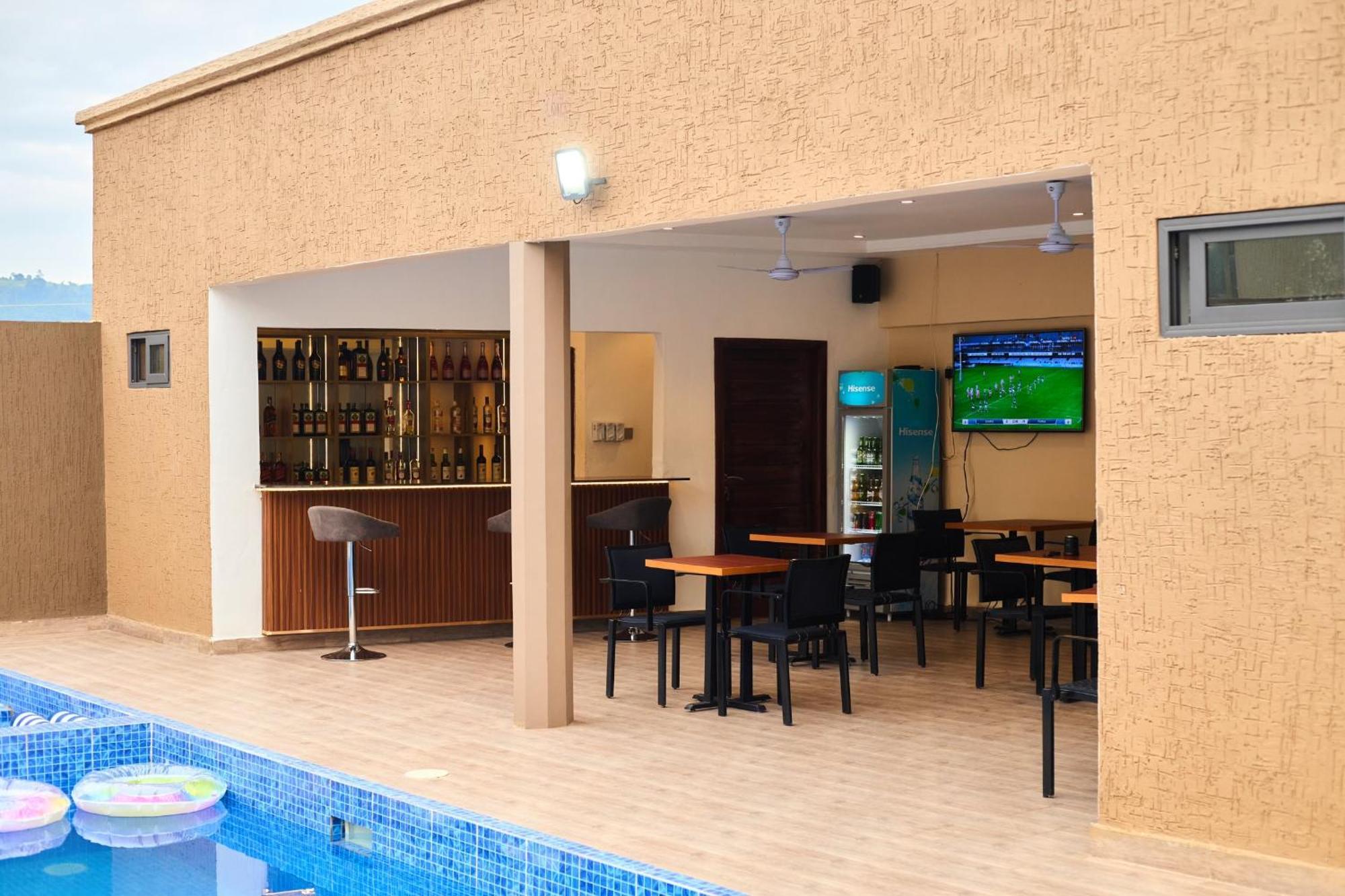 Aiden Homes And Apartments Hotel Koforidua Luaran gambar
